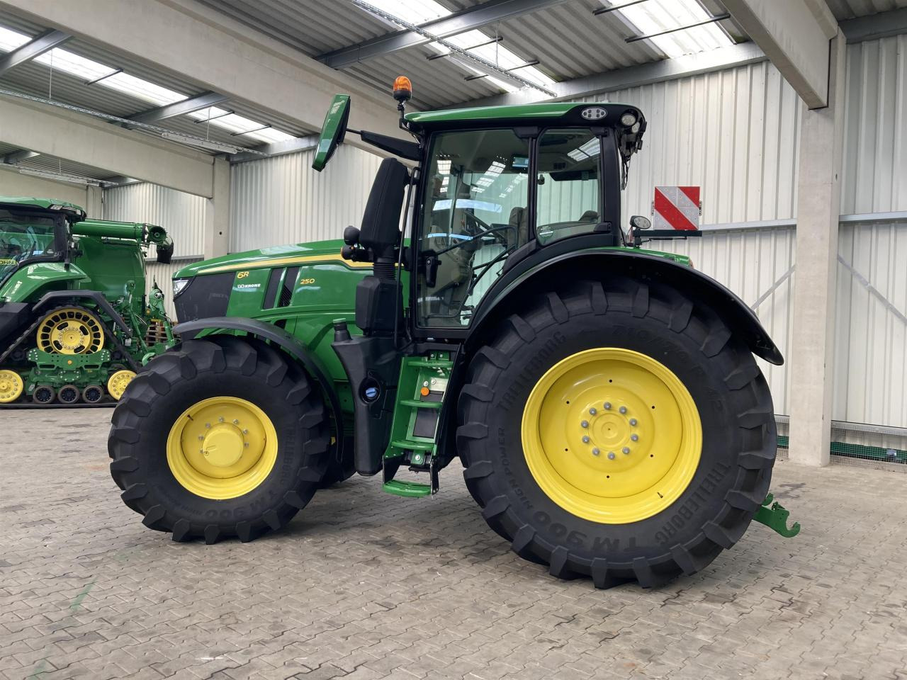 Farm tractor John Deere 6R 250