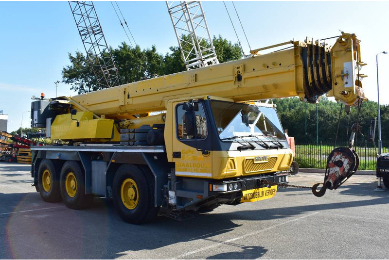 All terrain crane Grove GMK 3055