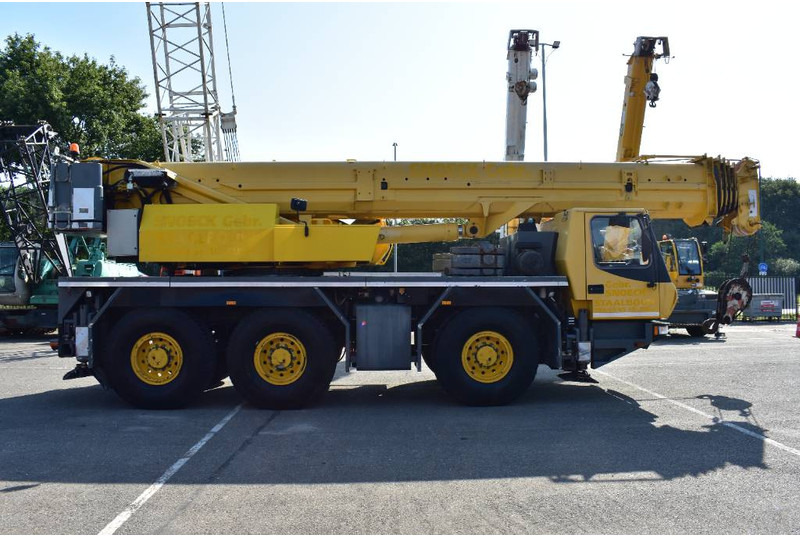 All terrain crane Grove GMK 3055