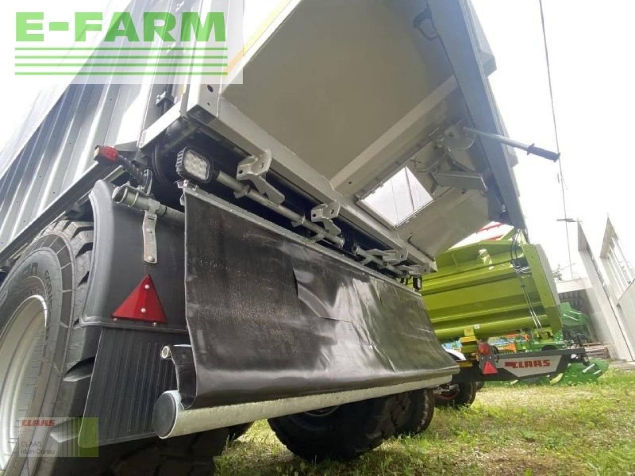 Farm tipping trailer/ Dumper Kröger sattelabschieber saw 32