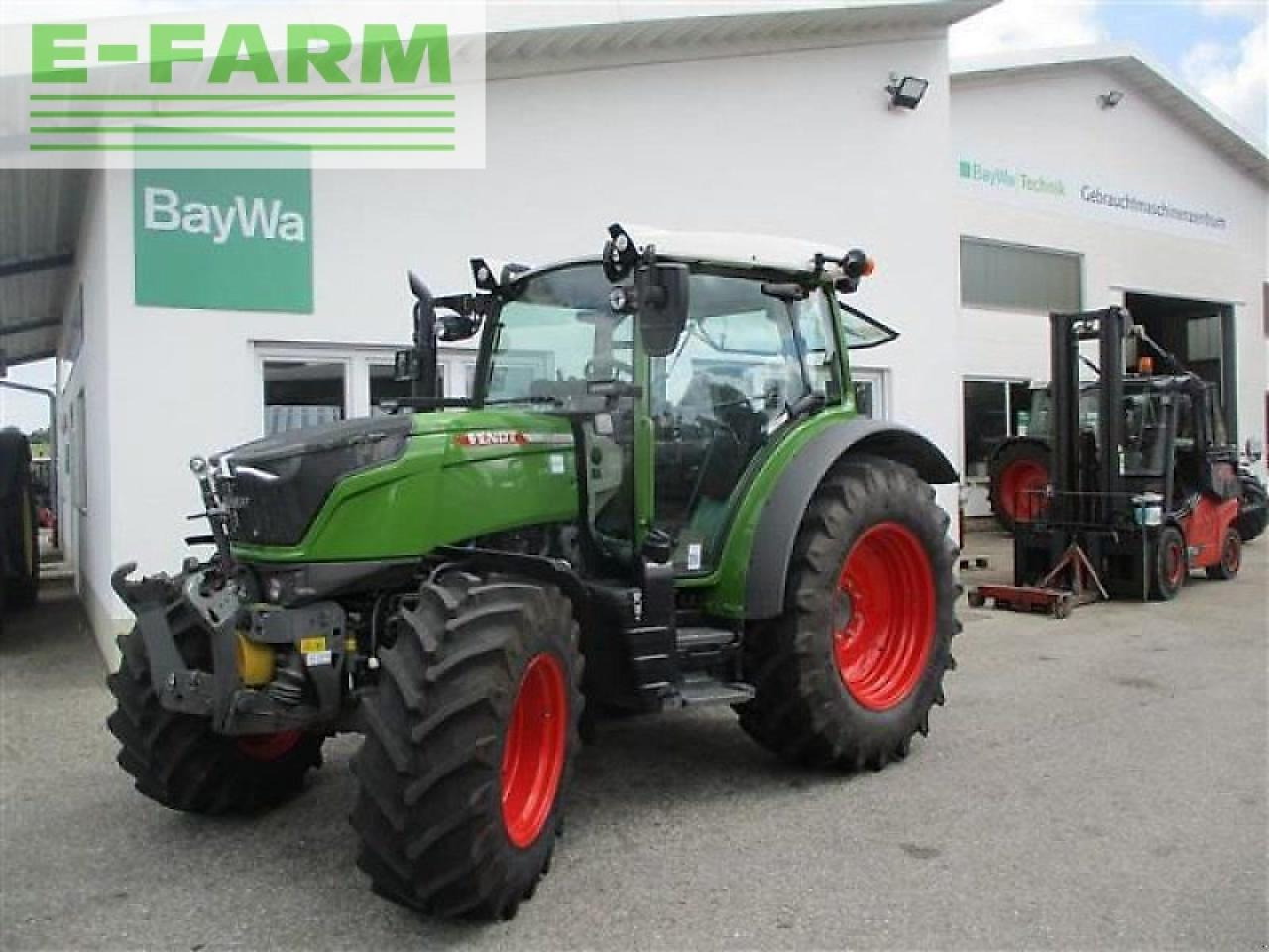 Farm tractor Fendt 211 s vario gen3 profi set2