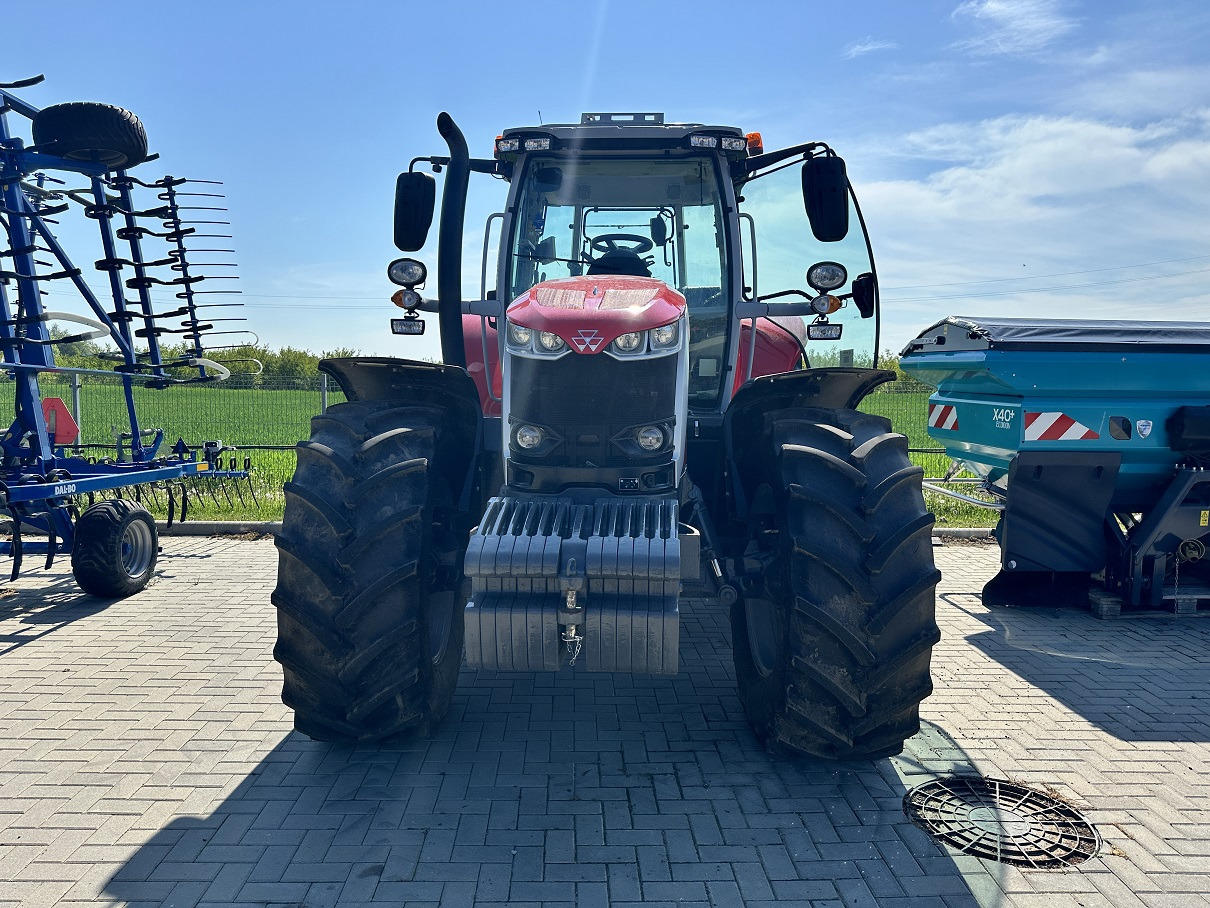 Farm tractor Massey Ferguson 7S.180