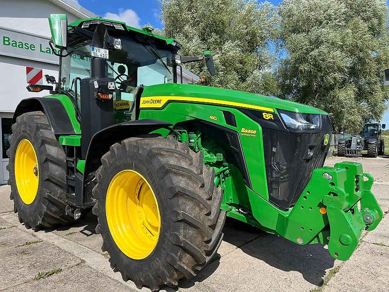 Farm tractor John Deere 8R410 eAutoPowr