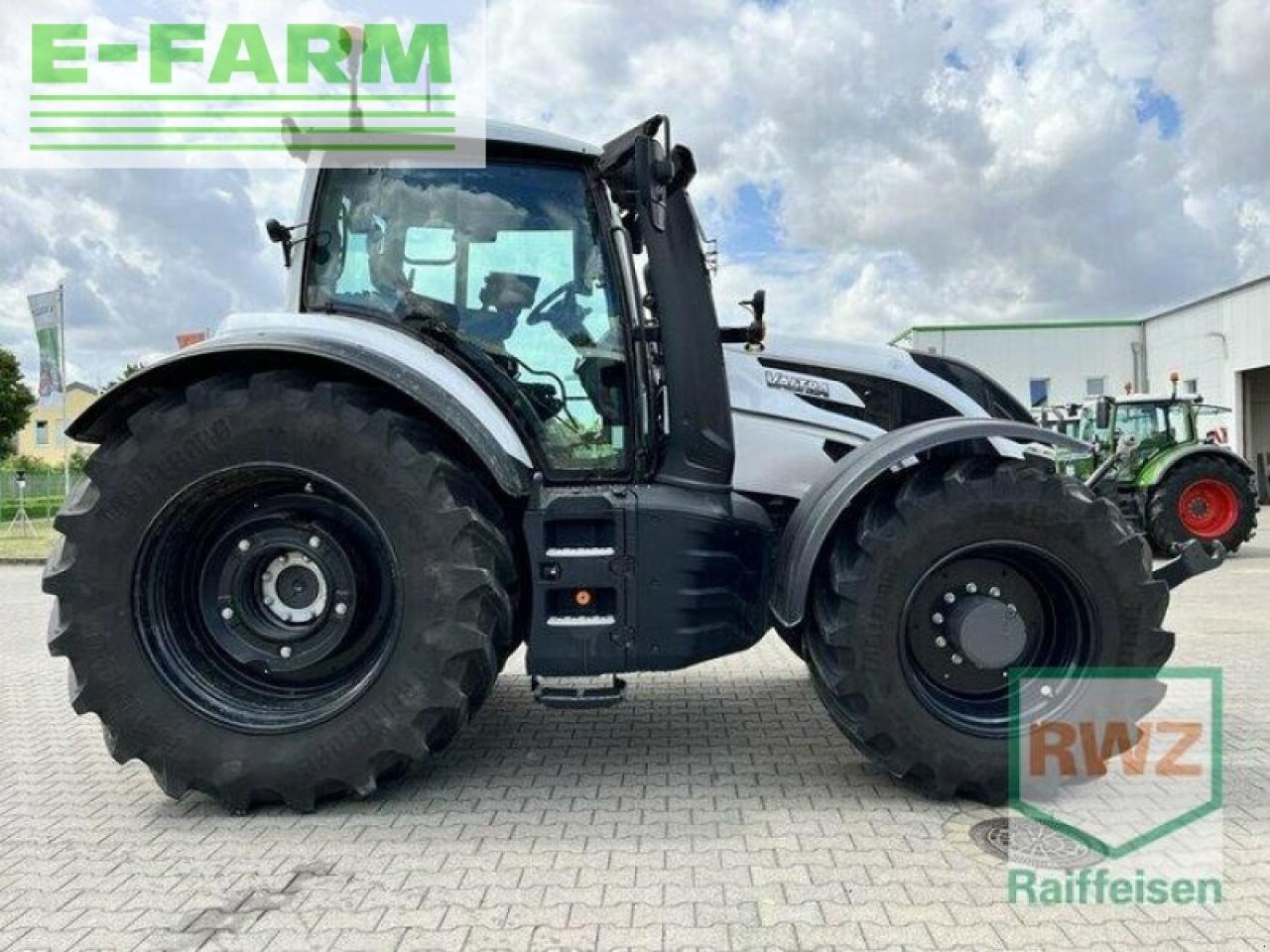 Farm tractor Valtra t 235 direct vorführmaschine