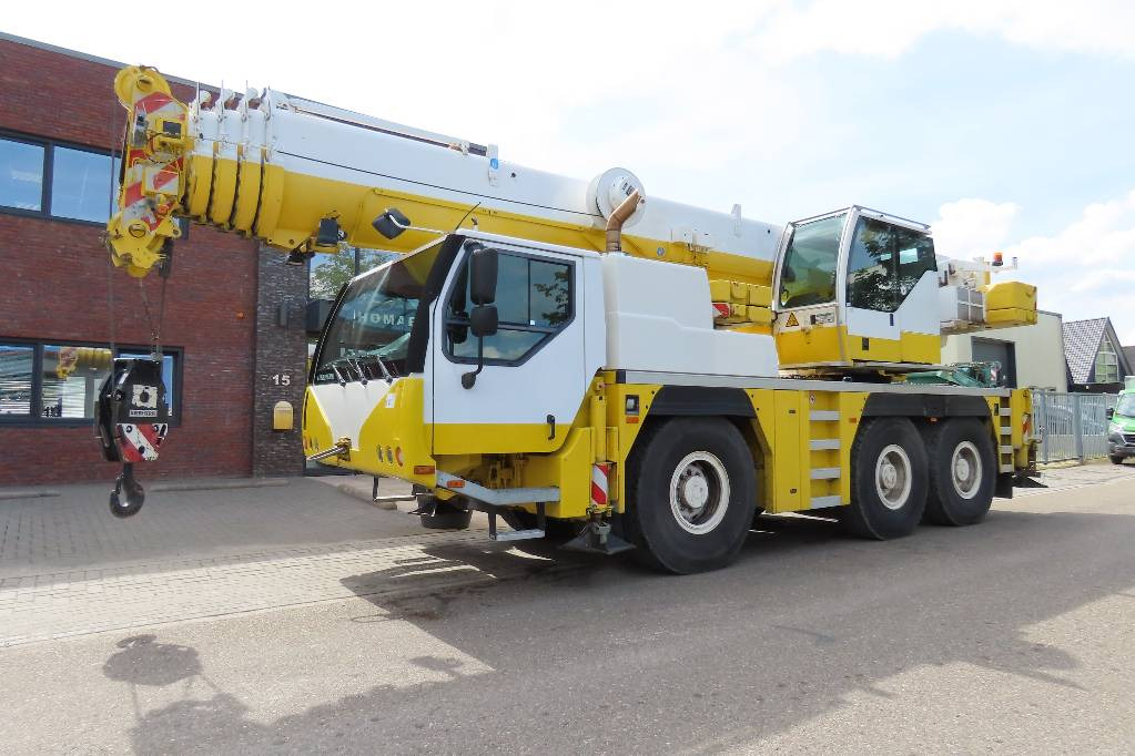 All terrain crane Liebherr LTM 1055-3.2