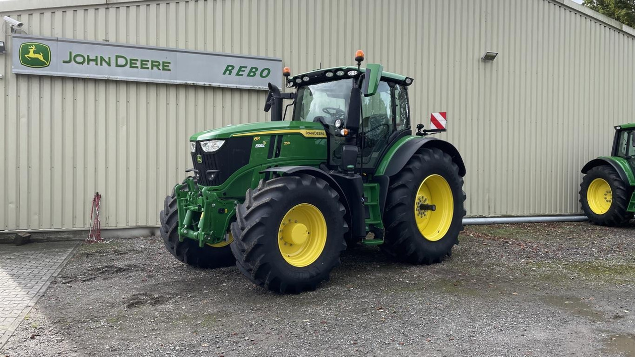 New Farm tractor John Deere 6R250