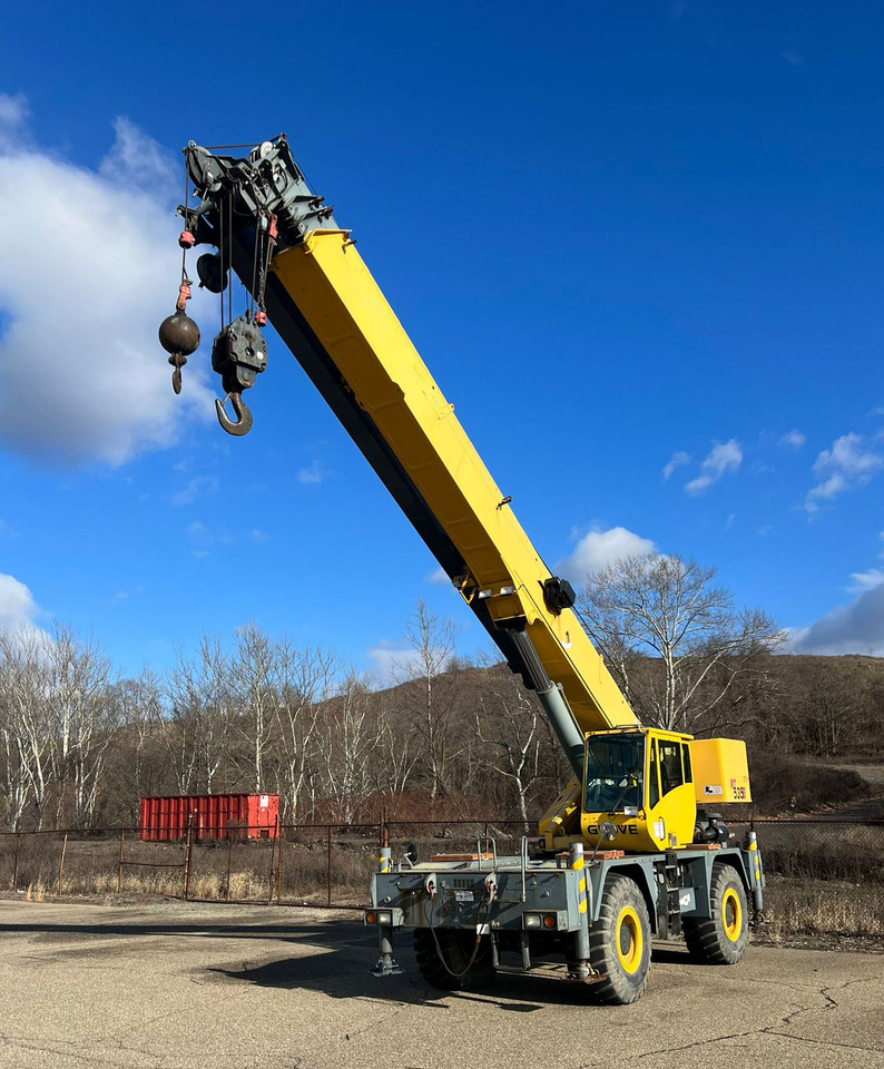 Rough terrain crane Grove RT535E