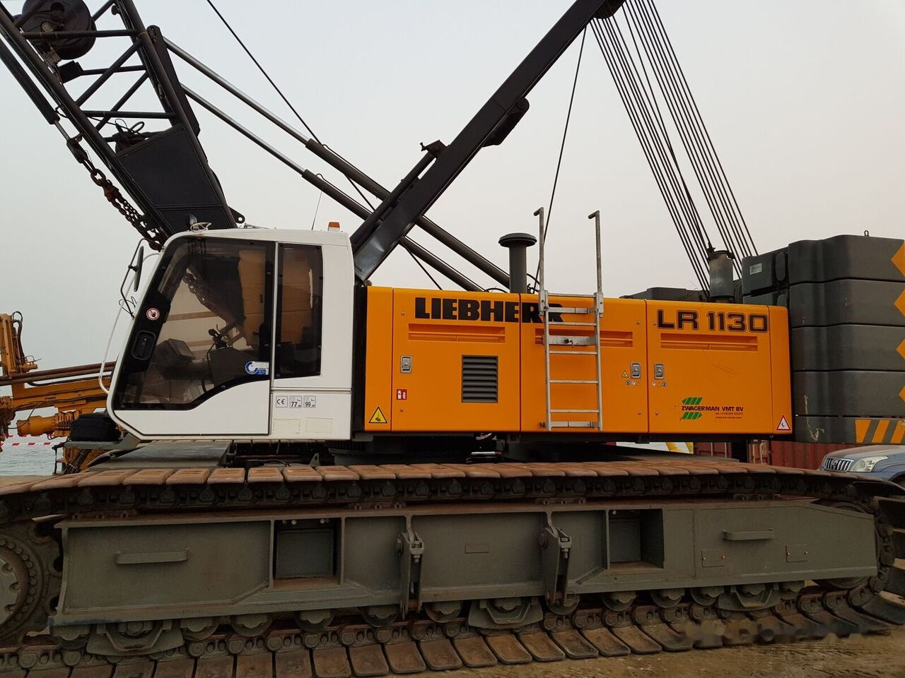 Crawler crane Liebherr LR 1130