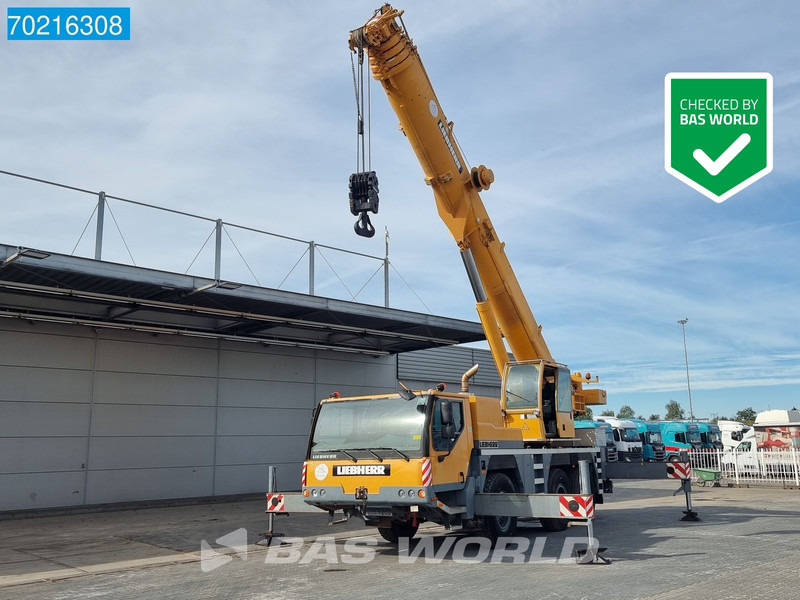 All terrain crane Liebherr LTM1055-3.2