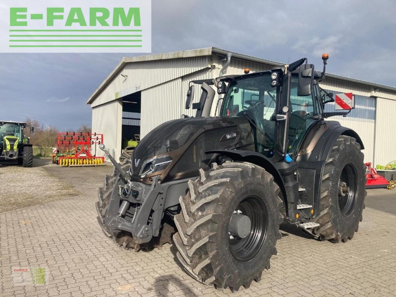 Farm tractor Valtra q245