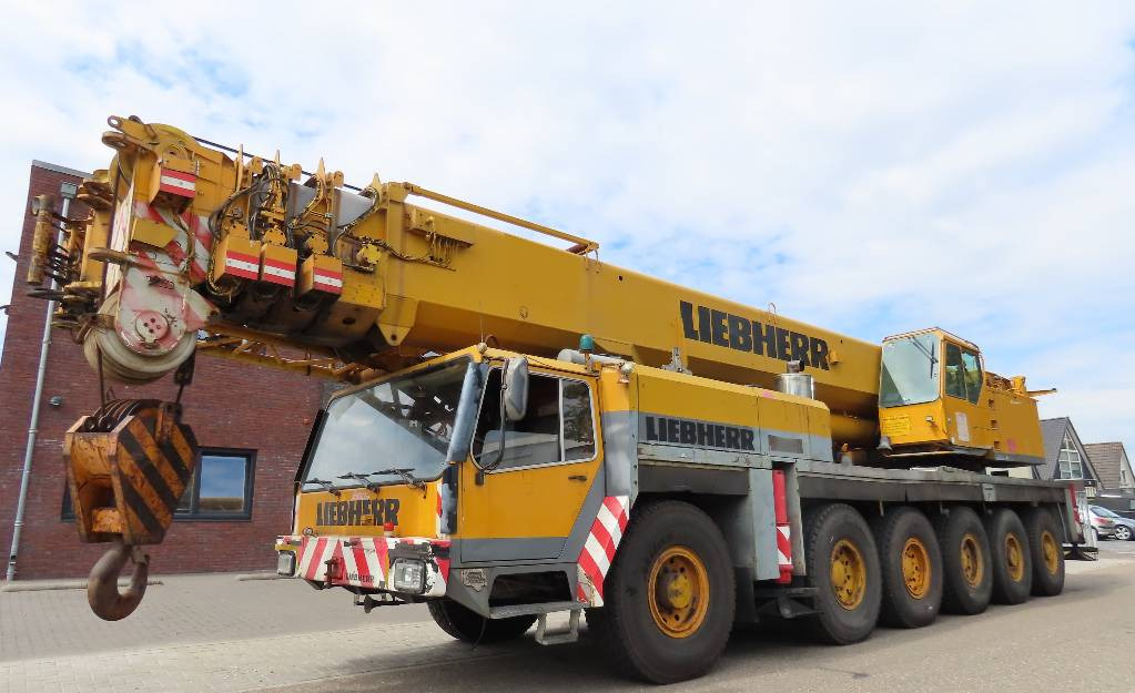 All terrain crane Liebherr LTM 1160-1