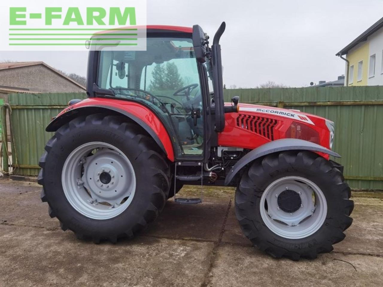 Farm tractor McCormick x5.85