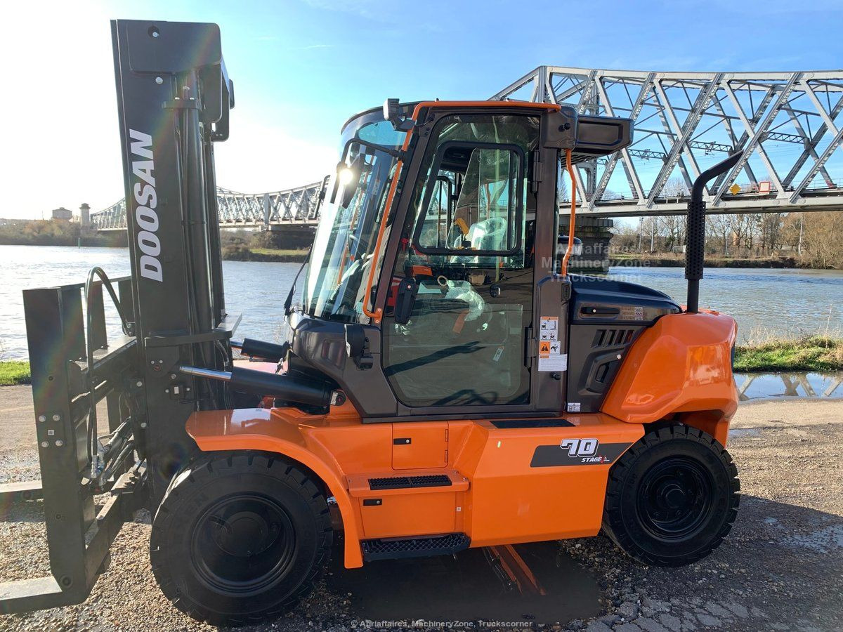 Diesel forklift Doosan D70S-9