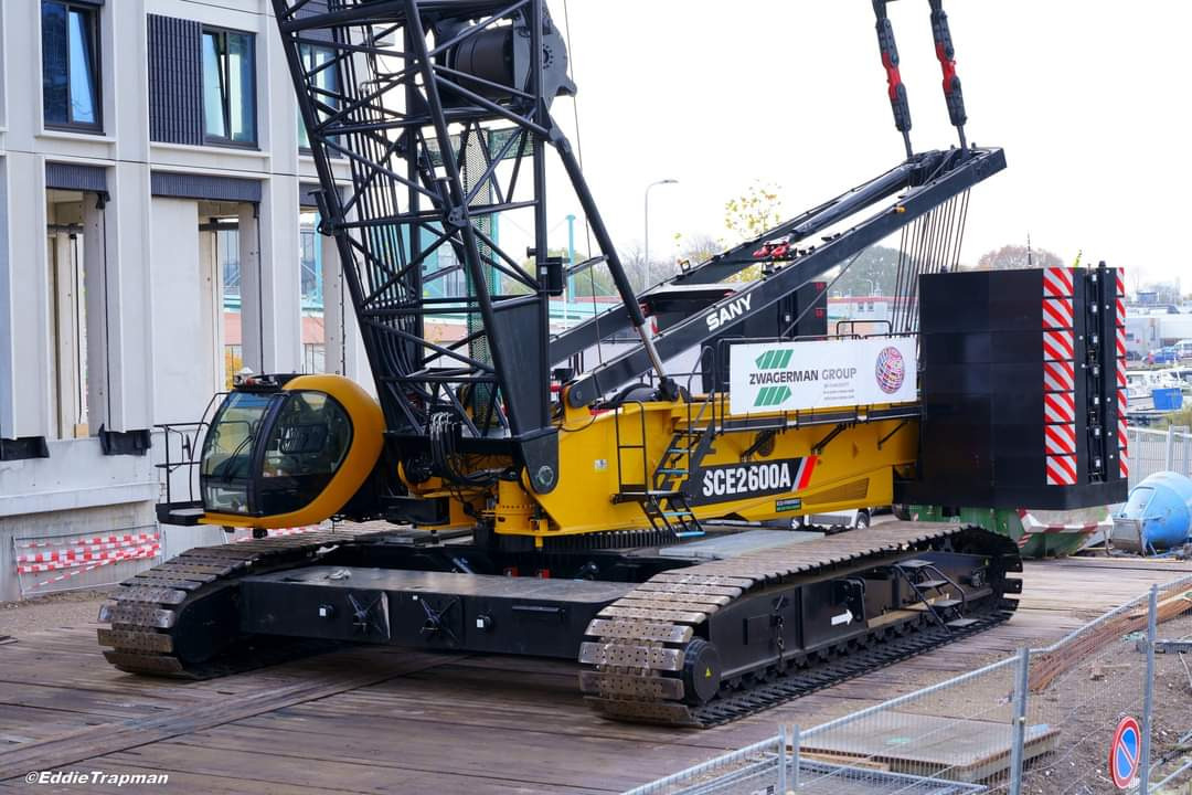 Crawler crane SANY SCE2600A