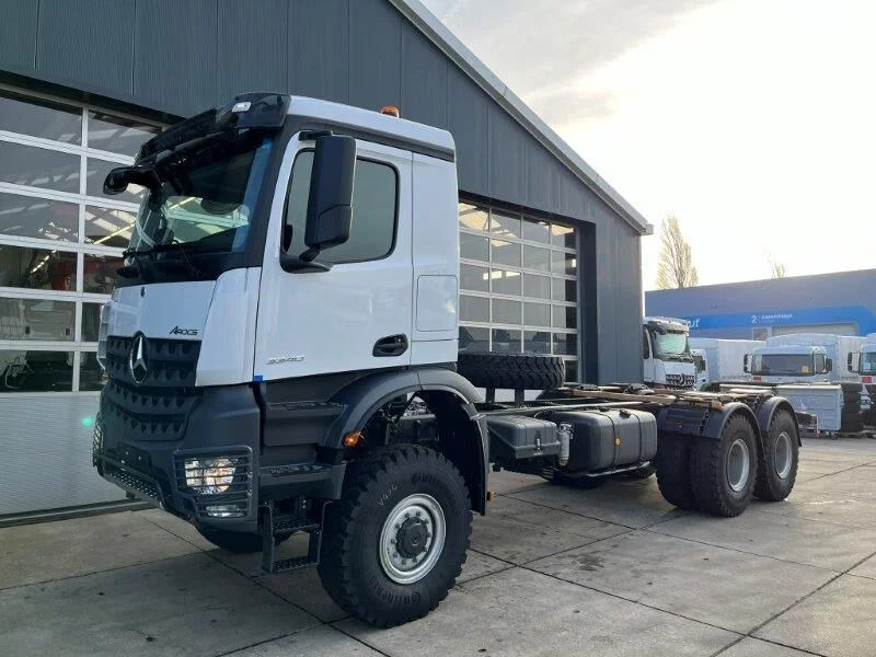 New Cab chassis truck Mercedes-Benz Arocs 4040 A 6×6 Chassis Cabin (5 units)