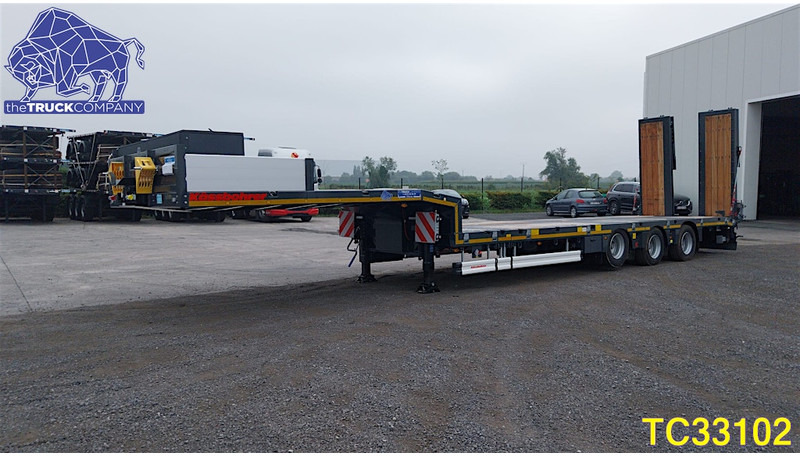 New Low loader semi-trailer – rent Kässbohrer SLA 3 Low-bed