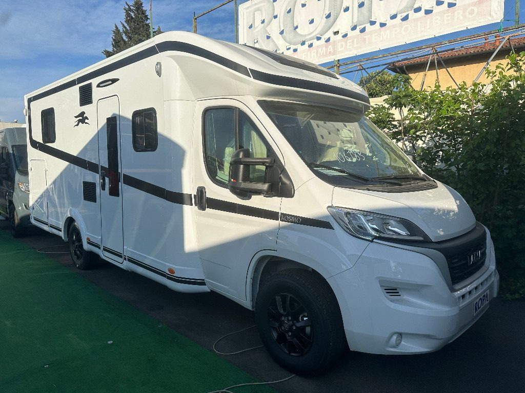 New Semi-integrated motorhome LAIKA KOSMO L 412 DS – CHIAVI IN MANO