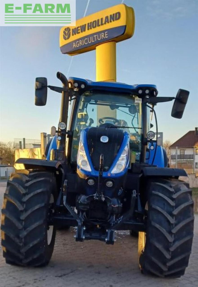 Farm tractor New Holland t7.225ac