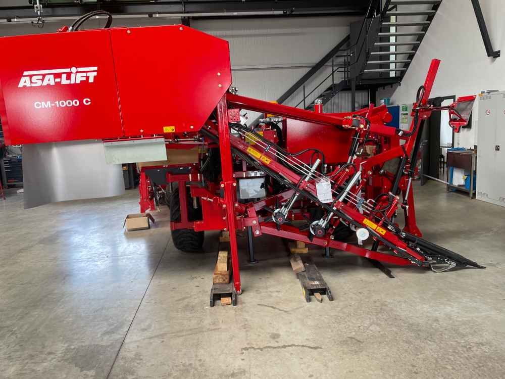 New Grape harvesting machine ASA-Lift CM 1000 C