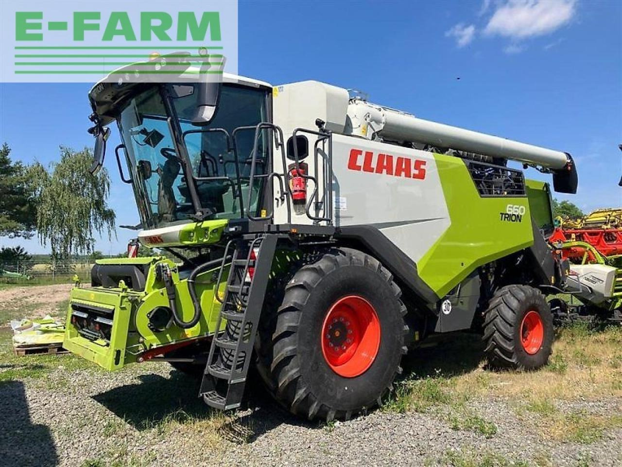 Combine harvester CLAAS trion 660