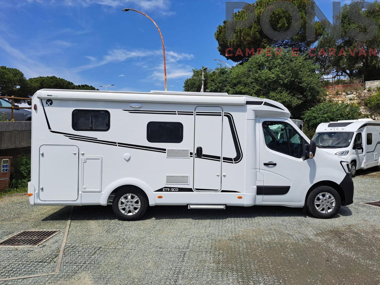 New Semi-integrated motorhome ETRUSCO V 6.8 SR