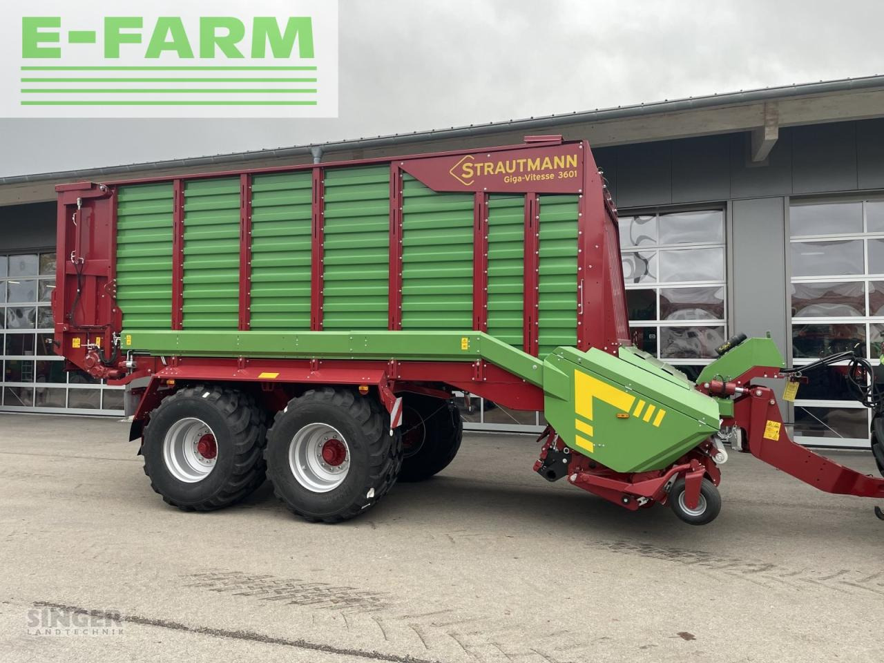 Self-loading wagon Strautmann giga vitesse 3601 cfs