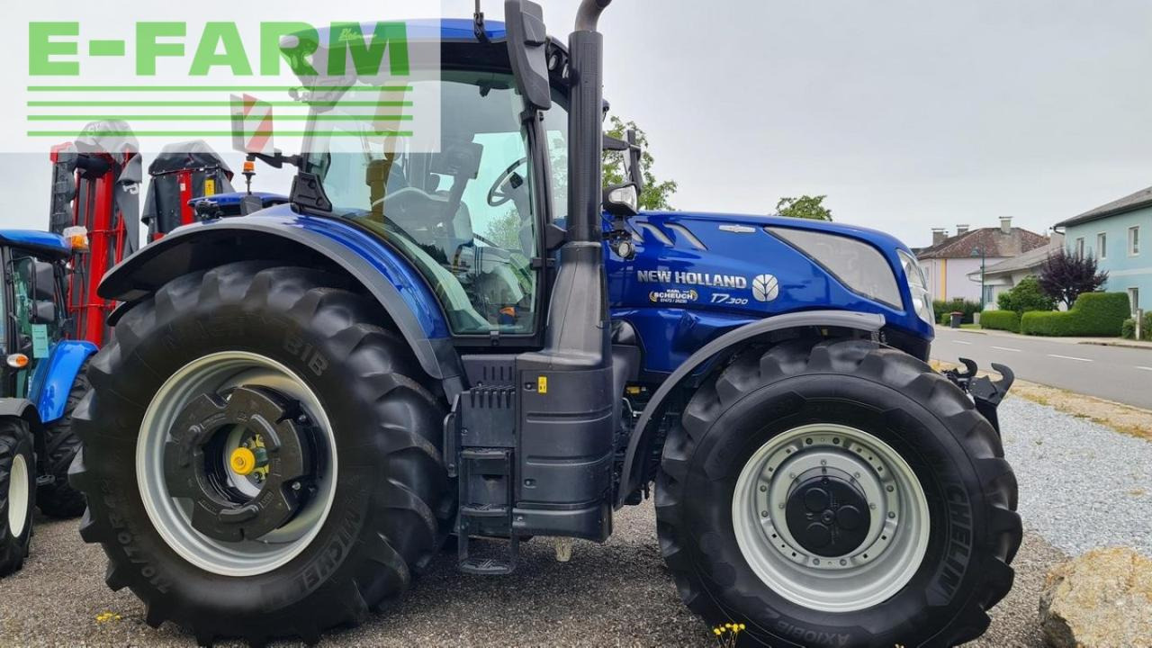 Farm tractor New Holland t7.300auto command