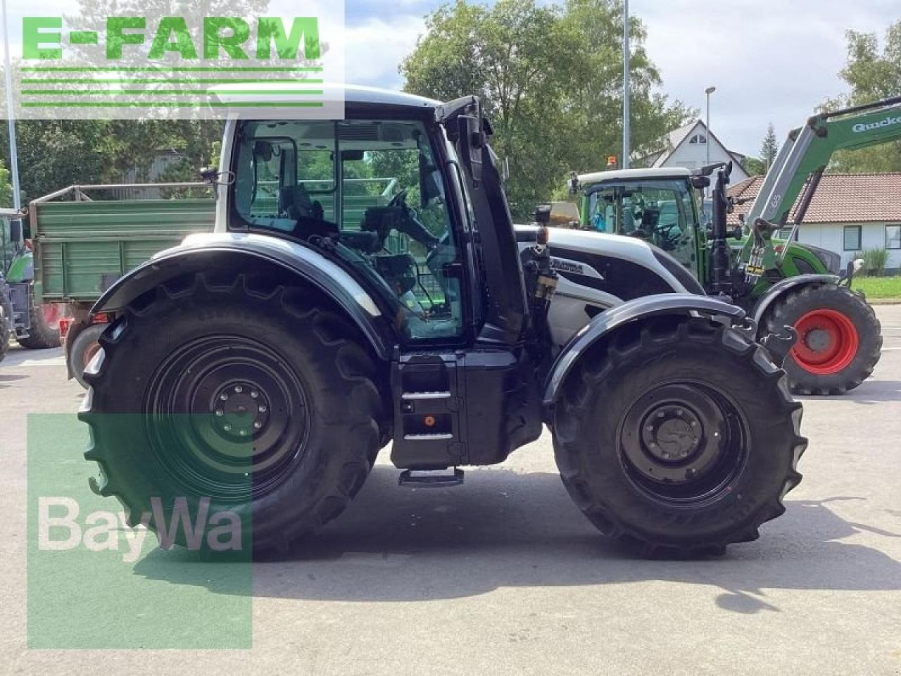 Farm tractor Valtra n155ed