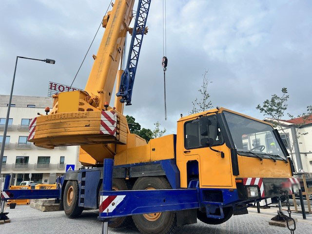 Mobile crane Liebherr LTM 1055-1