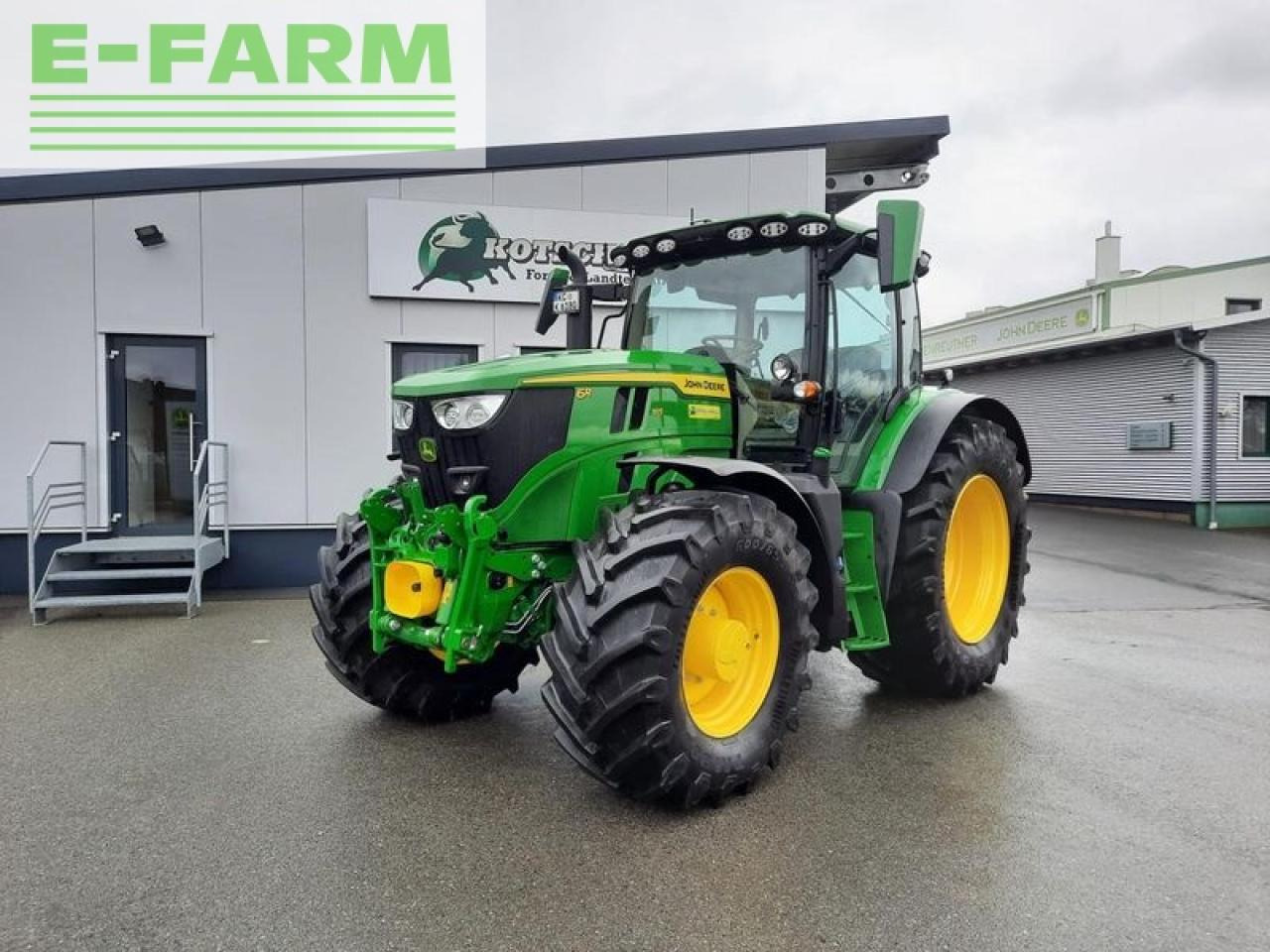 Farm tractor John Deere 6r 185