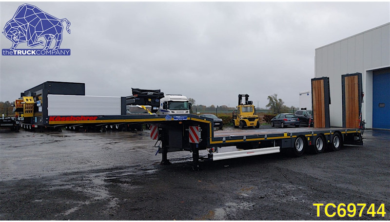 New Low loader semi-trailer – rent Kässbohrer SLS 3 Low-bed