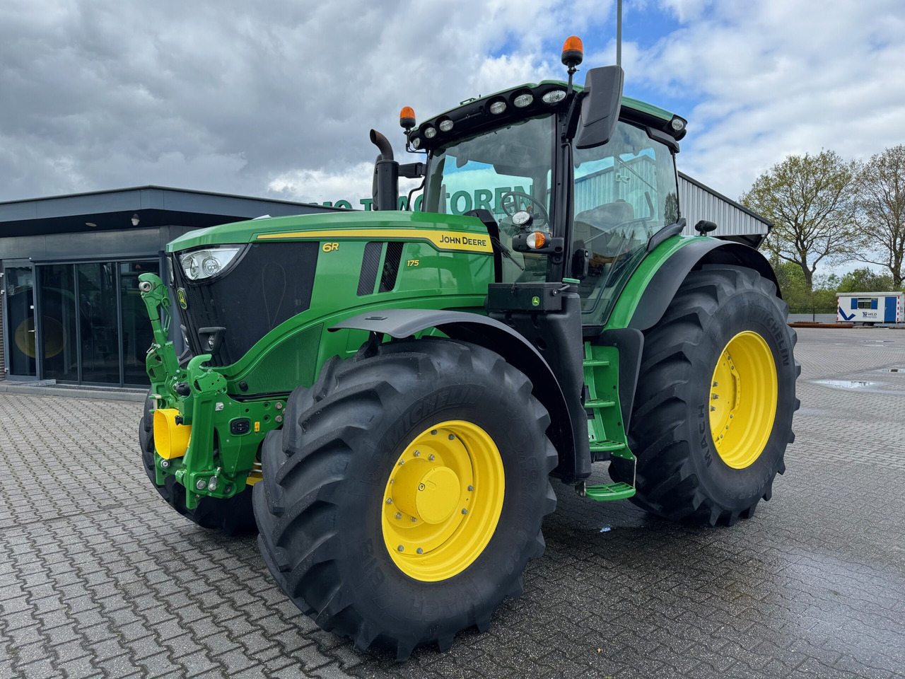 Farm tractor John Deere 6R175