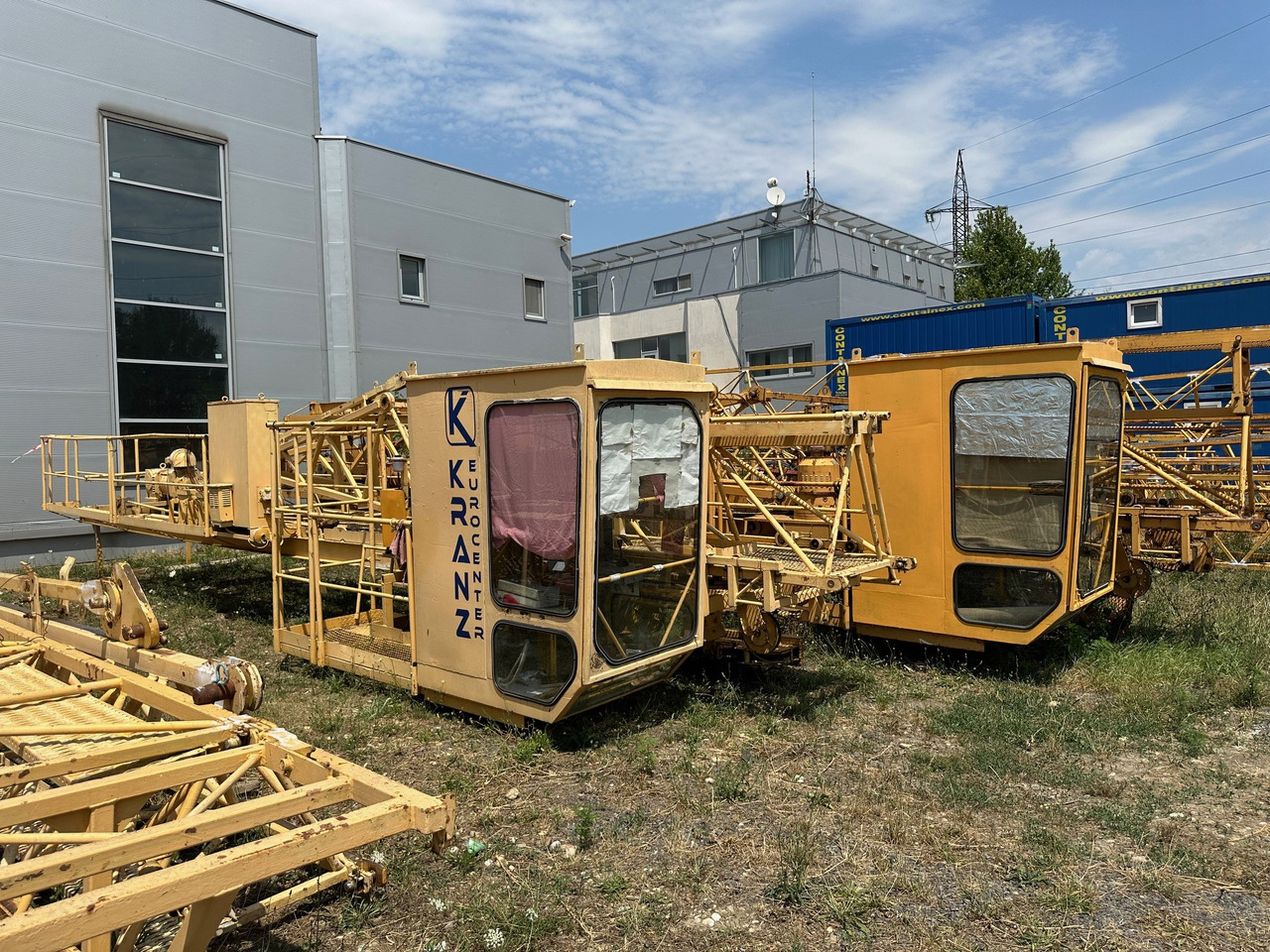 Tower crane LIEBHERR 71 EC with chassis