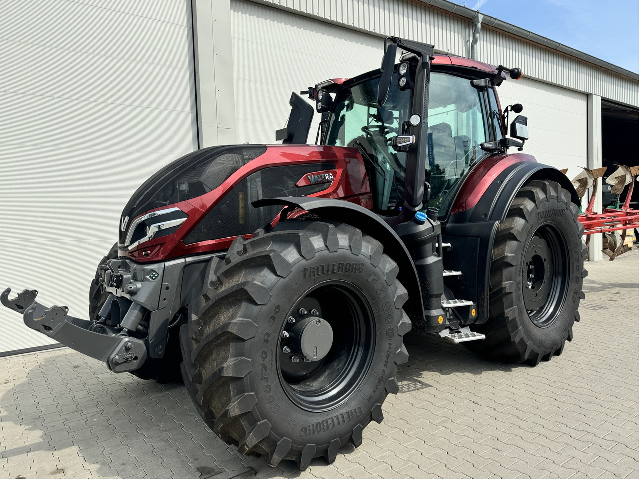 Farm tractor Valtra Q 265