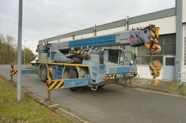 All terrain crane Faun ATF 30-2L/4x4x4/Mercedes-Benz Motor