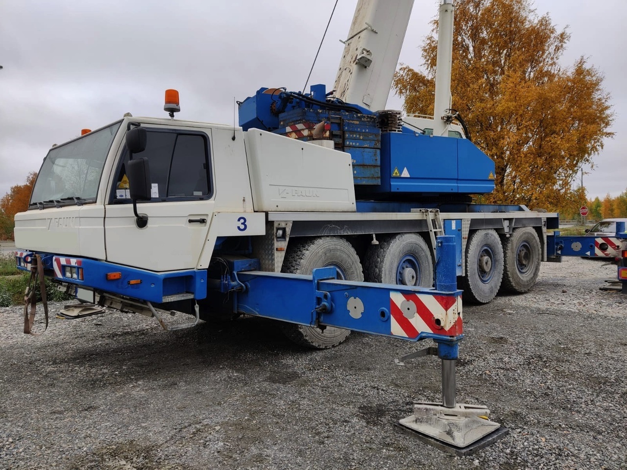 All terrain crane Tadano Faun ATF90G-4