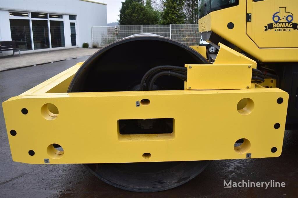 New Compactor BOMAG BW 218 D-40