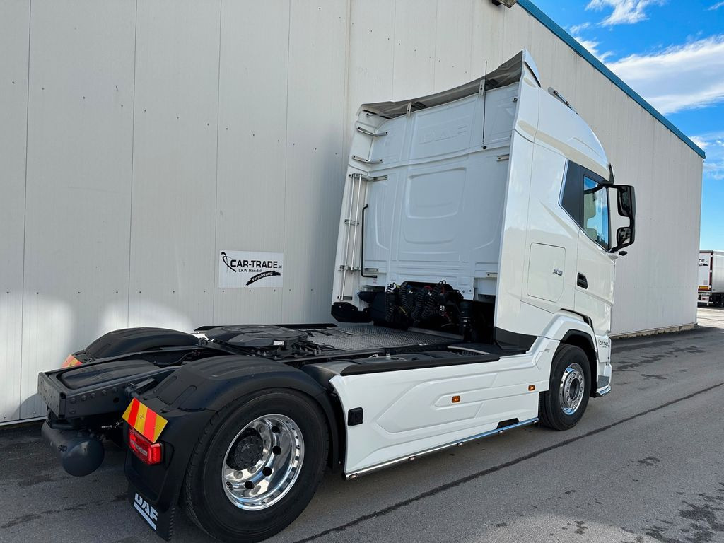 Tractor unit DAF XG 530 Retarder Standklima 3 Jahre Garantie