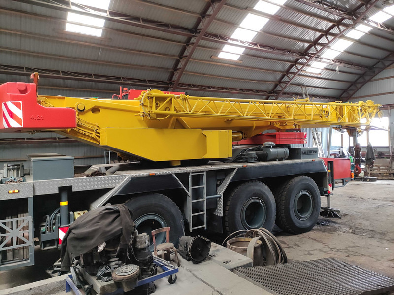 Mobile crane Liebherr LTM 1040-3