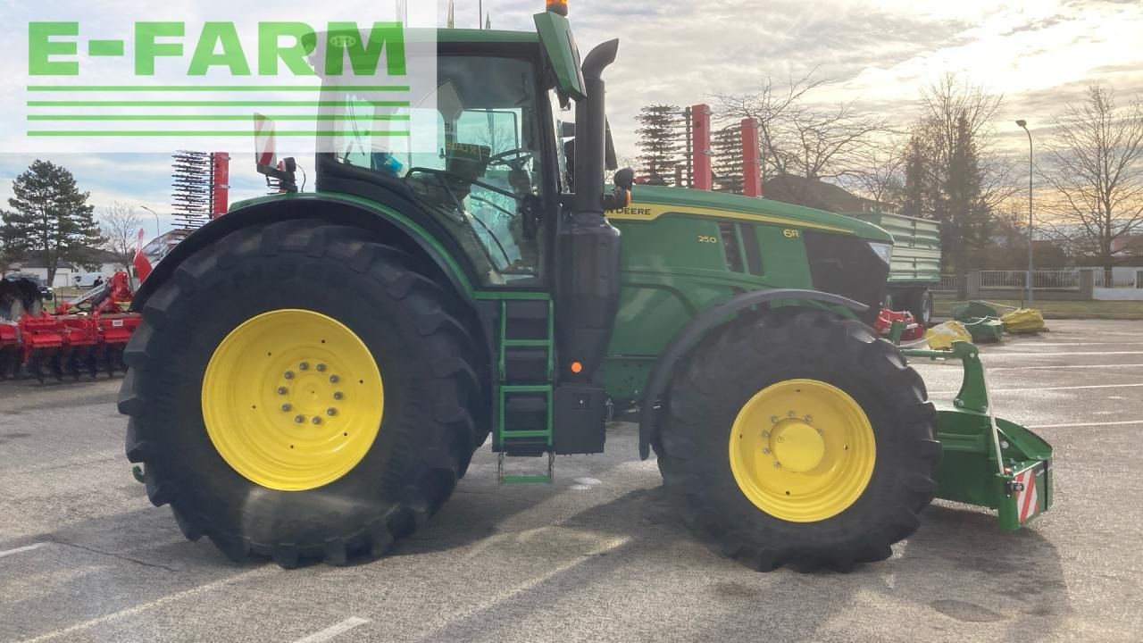 Farm tractor John Deere 6R 250