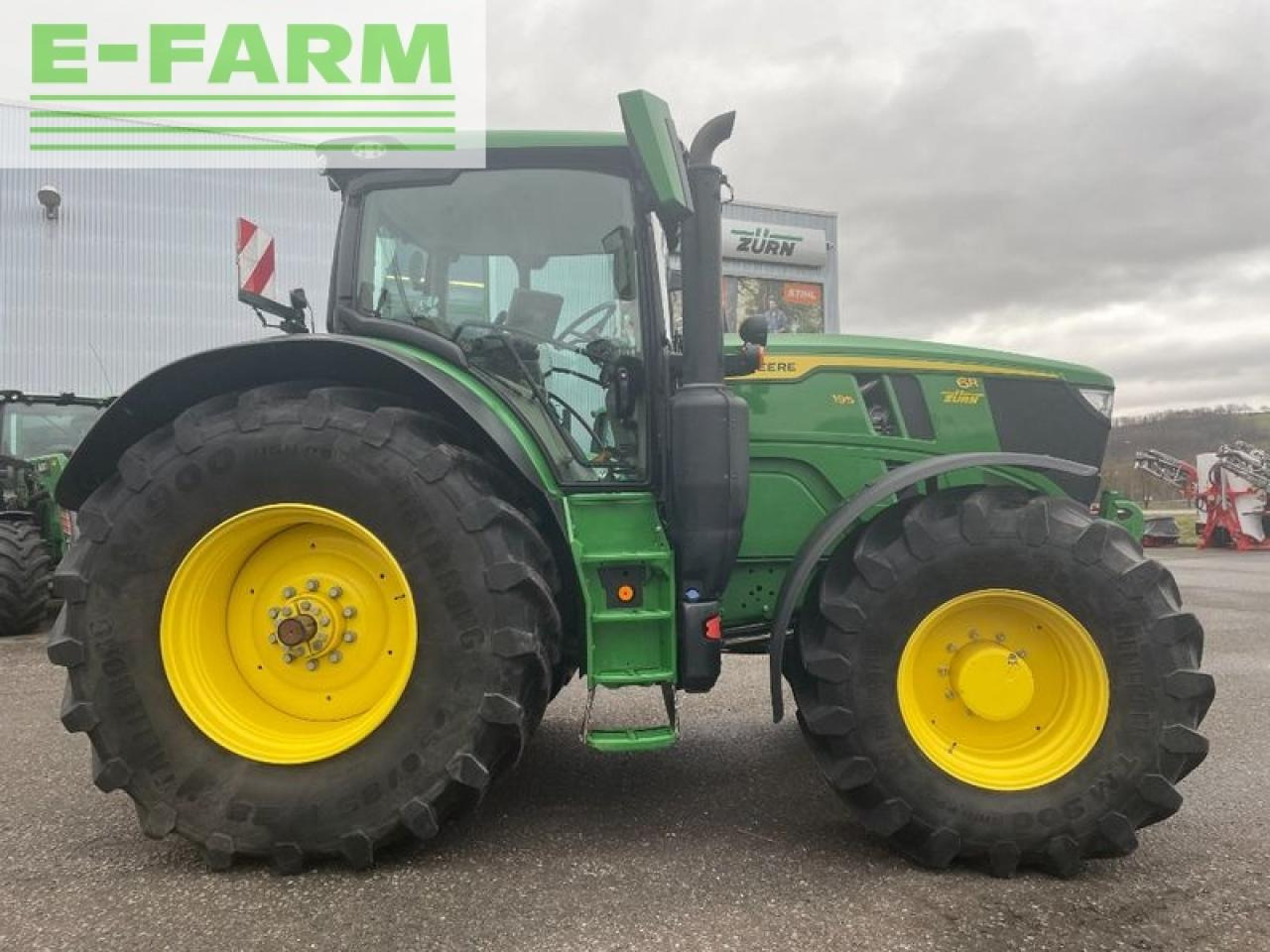 Farm tractor John Deere 6r195