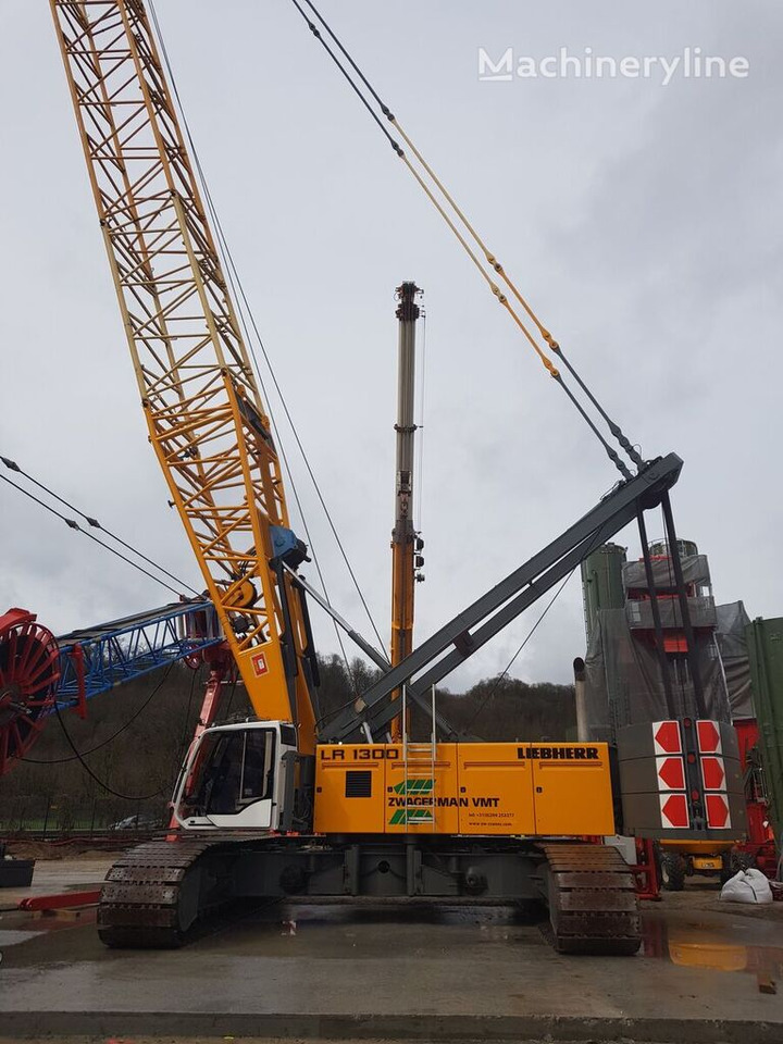 Crawler crane Liebherr LR 1300