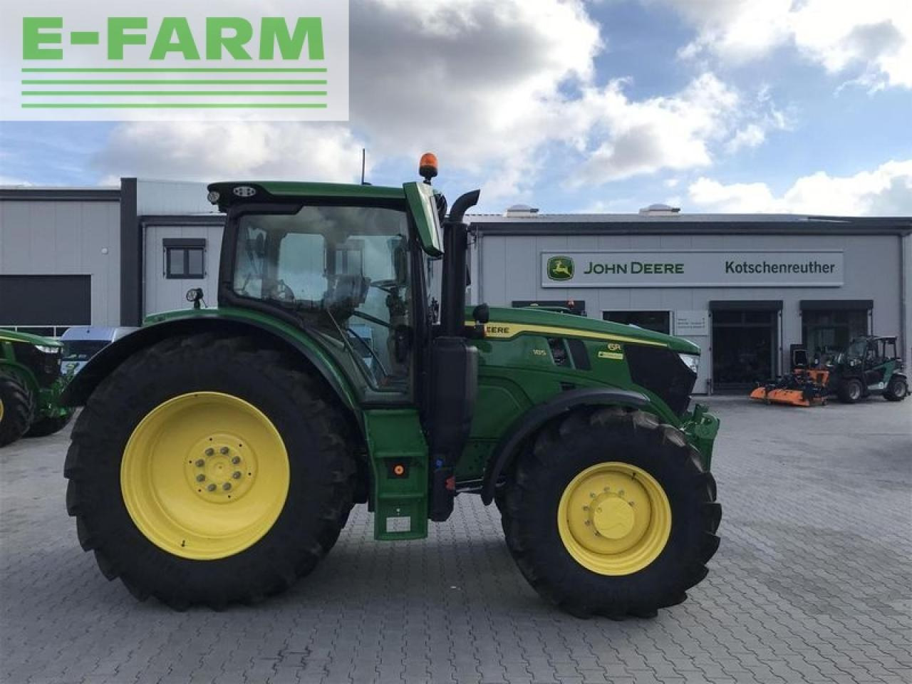 Farm tractor John Deere 6r 185