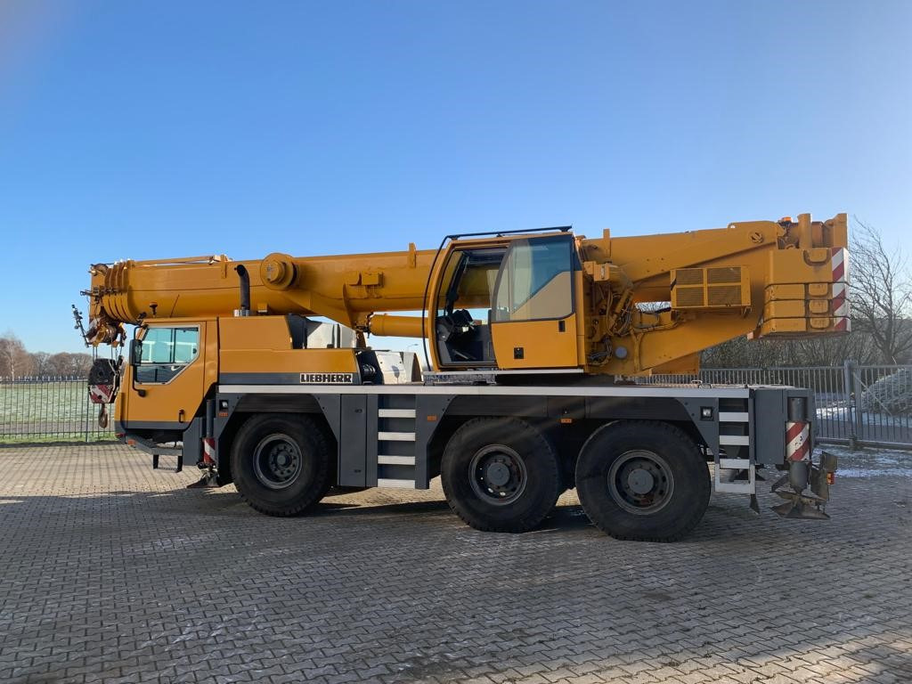 Mobile crane Liebherr LTM 1055-1