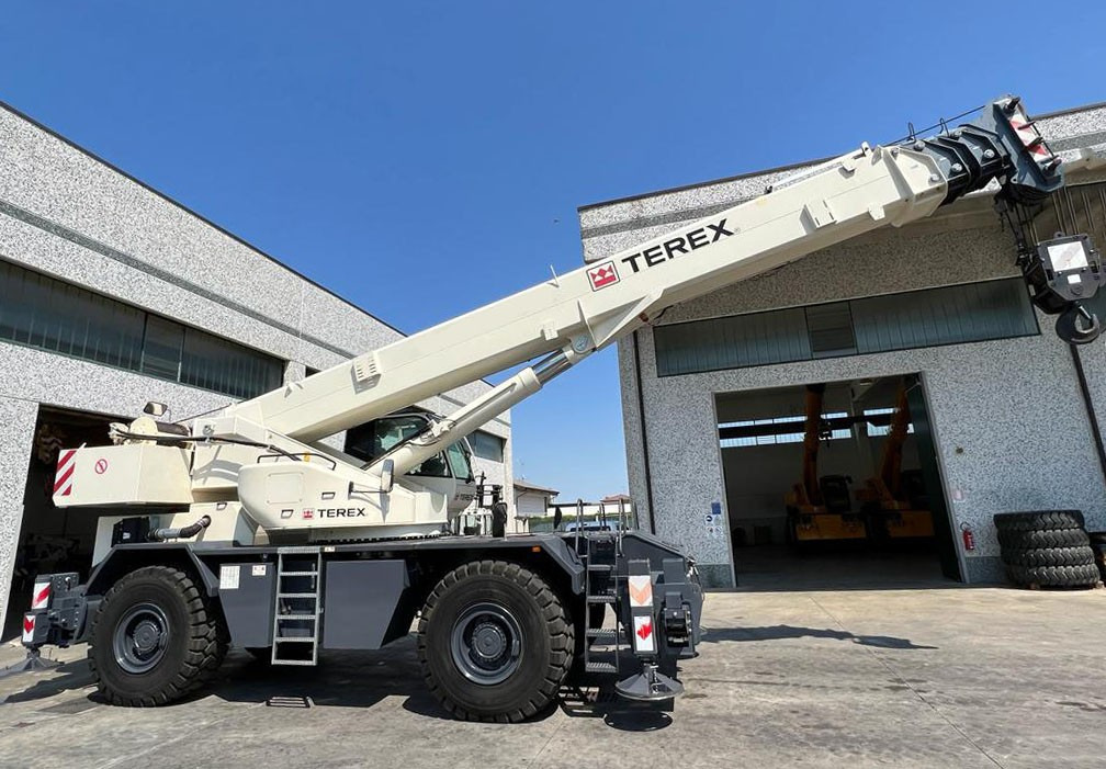 Rough terrain crane Terex RT 75