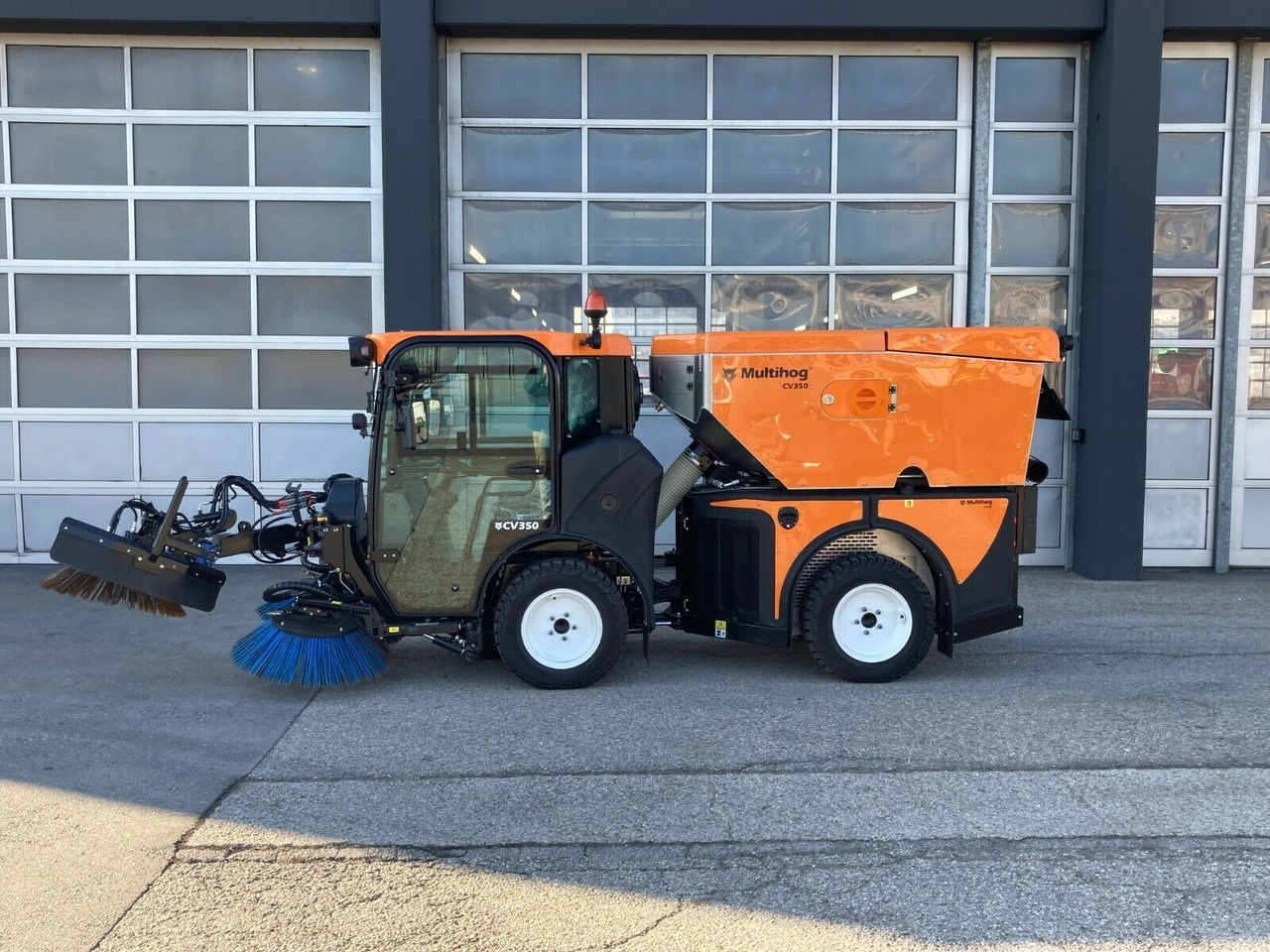 New Road sweeper Multihog CV350