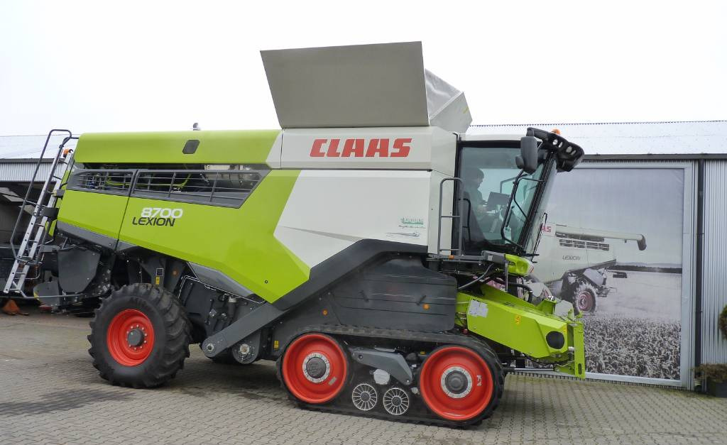 Combine harvester CLAAS Lexion 8700TT Z V1230/TELEMATICS/Demo/113mth.