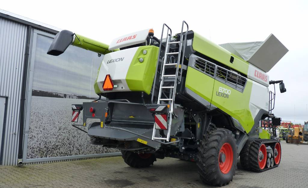 Combine harvester CLAAS Lexion 8700TT Z V1230/TELEMATICS/Demo/113mth.