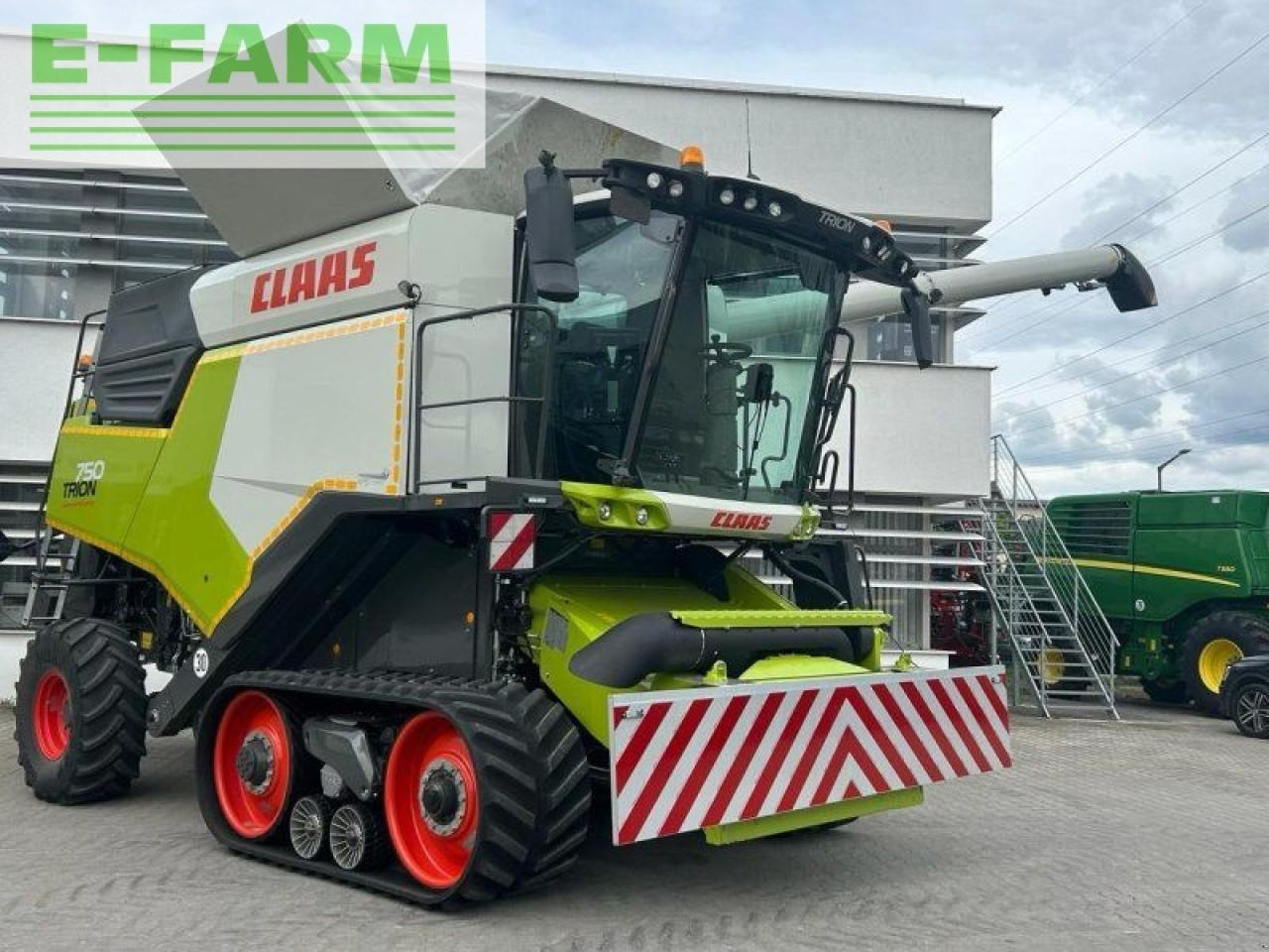 Combine harvester CLAAS trion 750