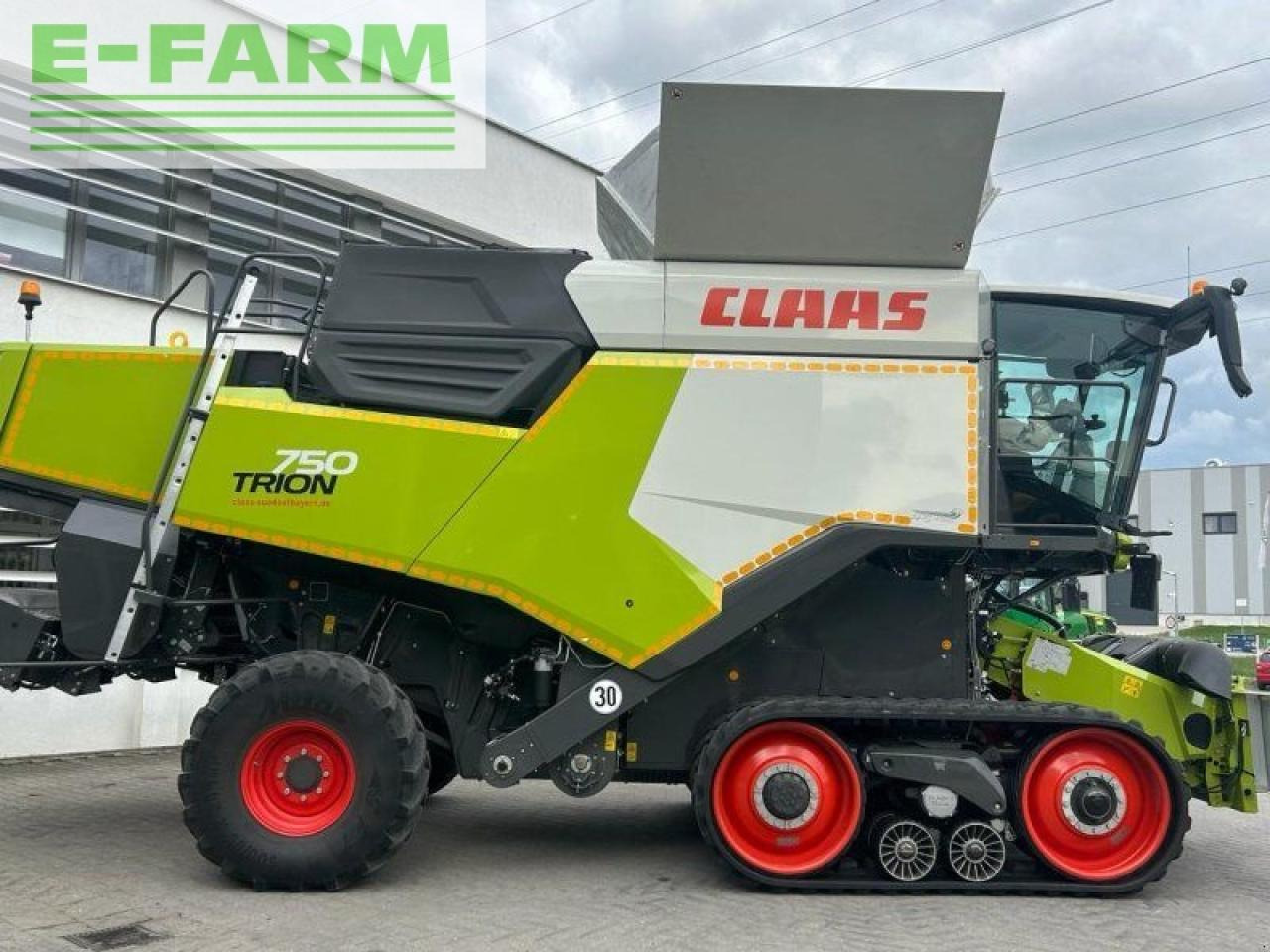 Combine harvester CLAAS trion 750